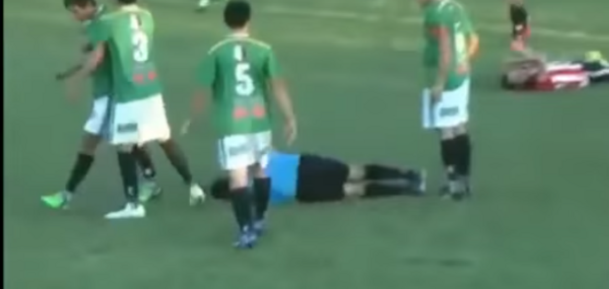 Появилось видео, как мексиканский футболист убил судью во время матча