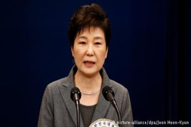 Правляча партія Південної Кореї оголосила строки можливої відставки президентки країни