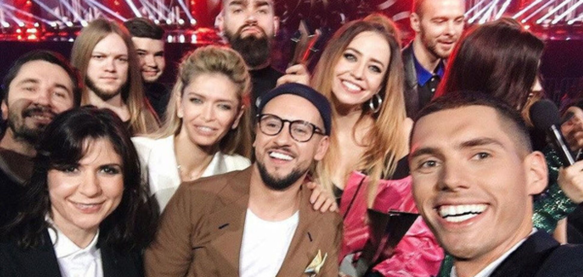 Селфи звезд с премии M1 Music Awards 2016