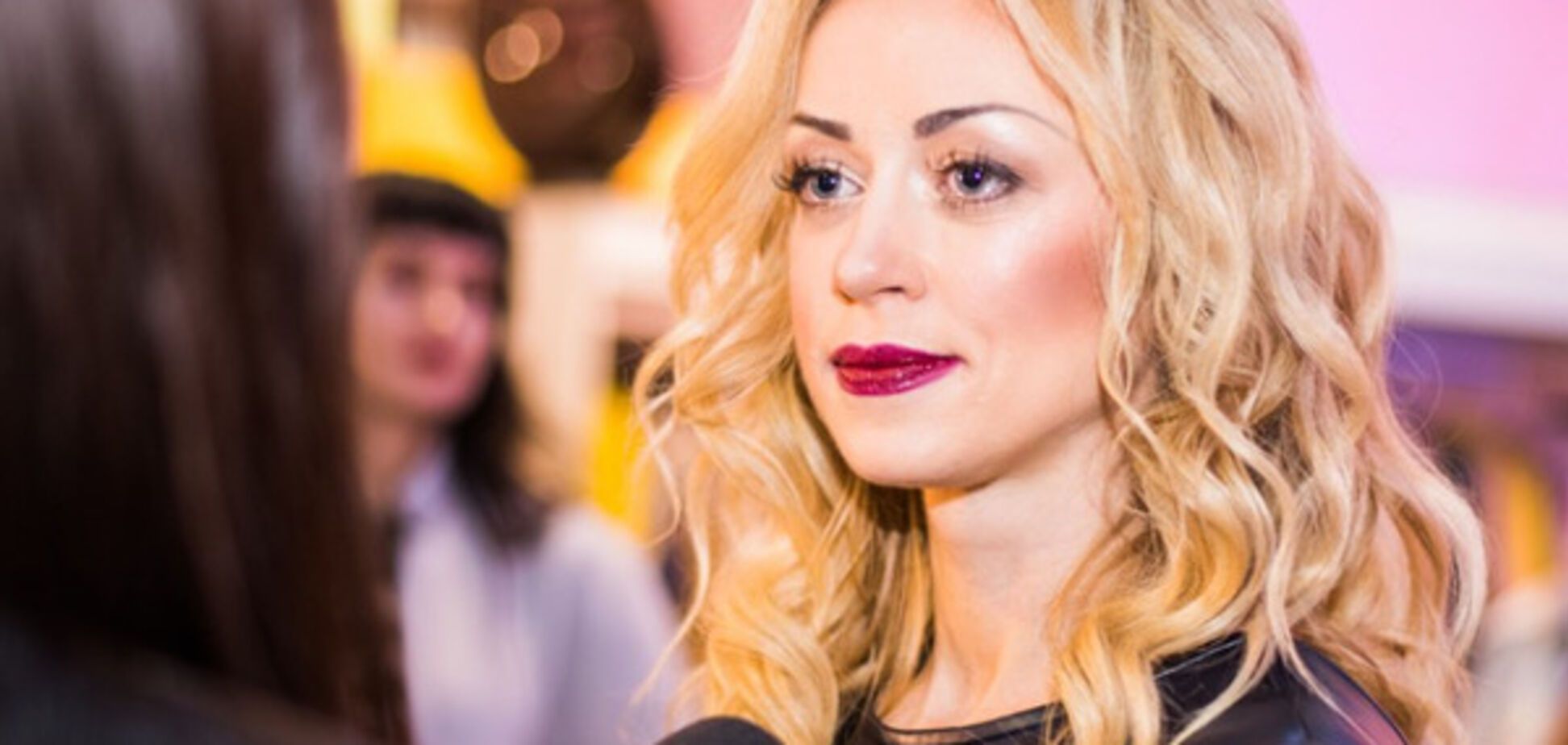 'Ей хорошо без трусов': украинская певица поразила сети откровенным нарядом