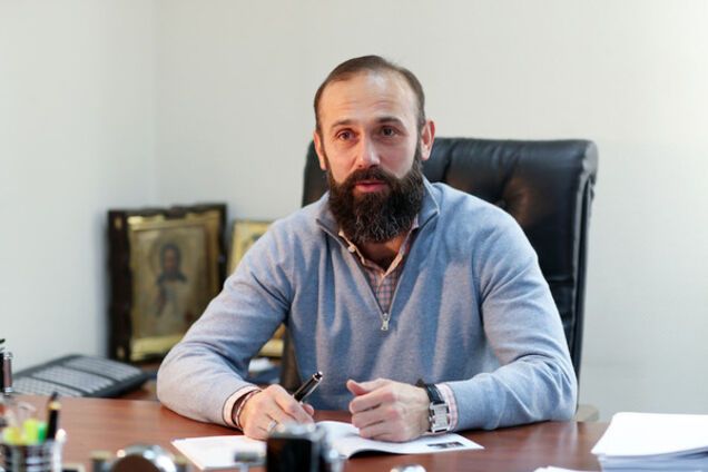 Артур Емельянов