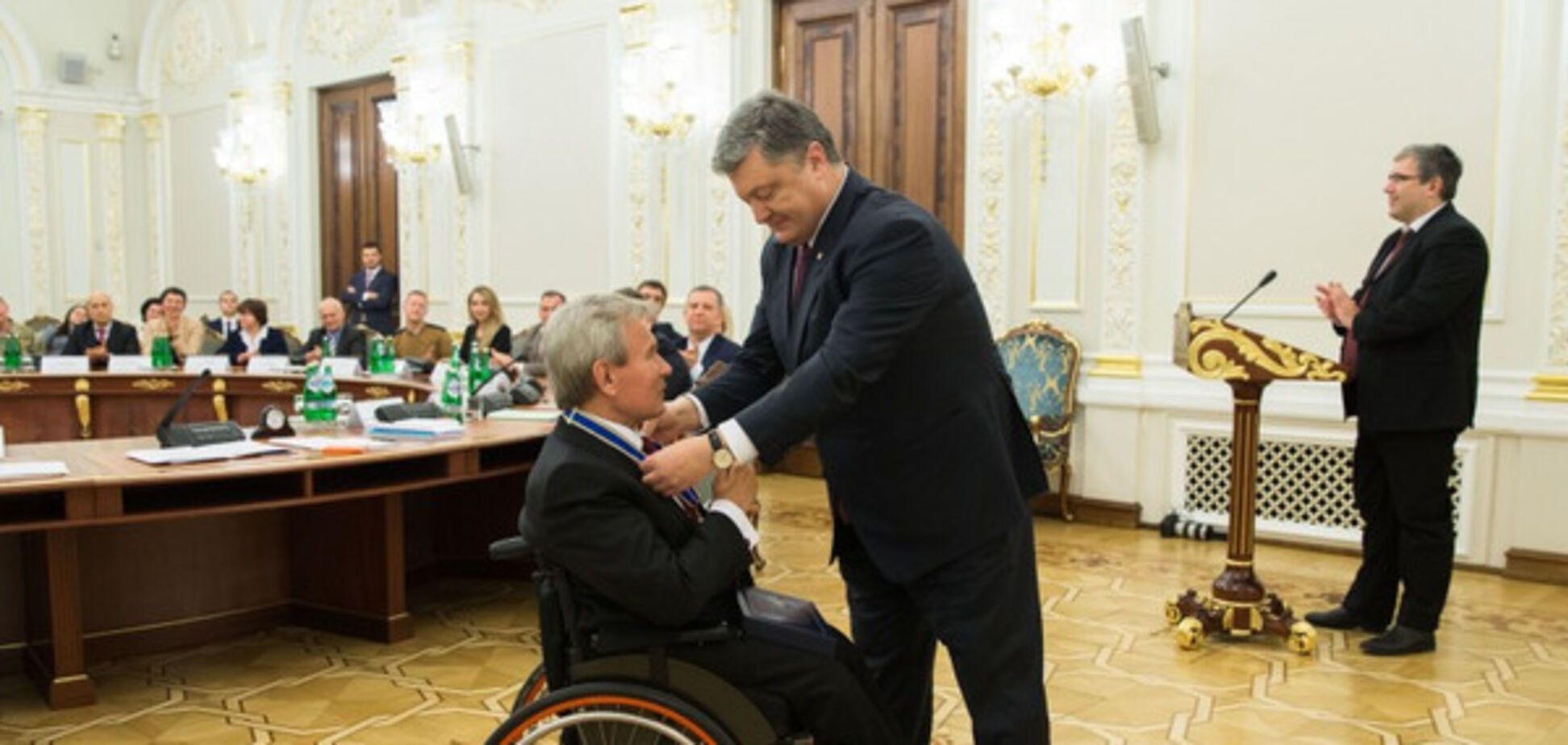 Президент наградил людей, способствующих соблюдению прав инвалидов