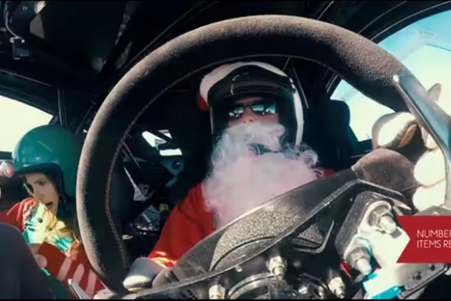 Санта-Клаус за рулем Lexus RC-F GT3