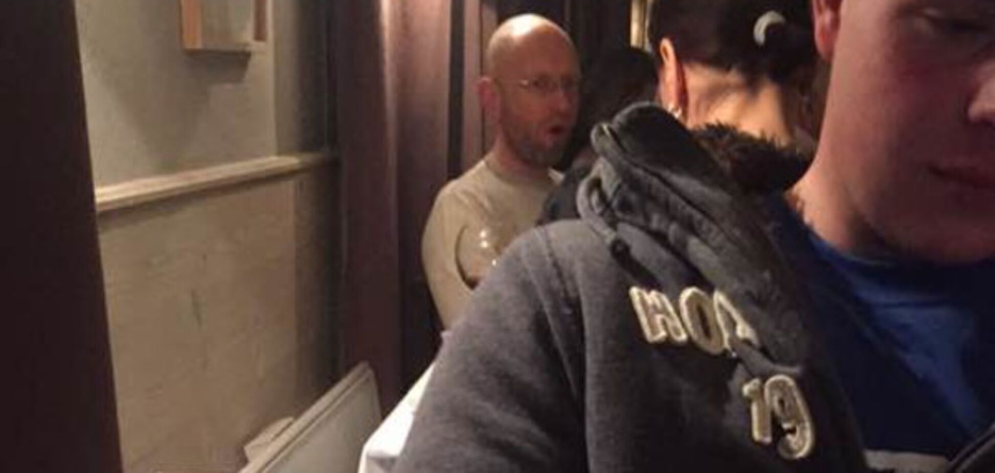 Человек похожий на Арсения Яценюка