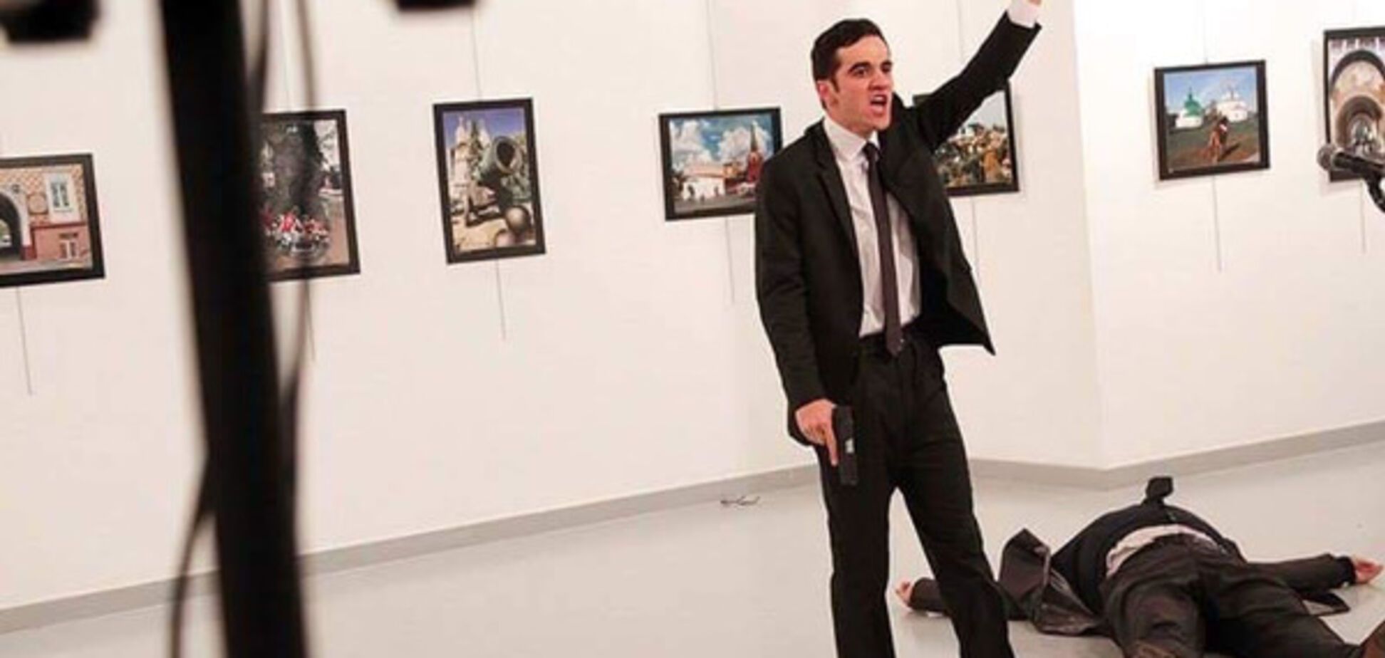 Месть за Алеппо? Убийство российского посла в Турции шокировало соцсети