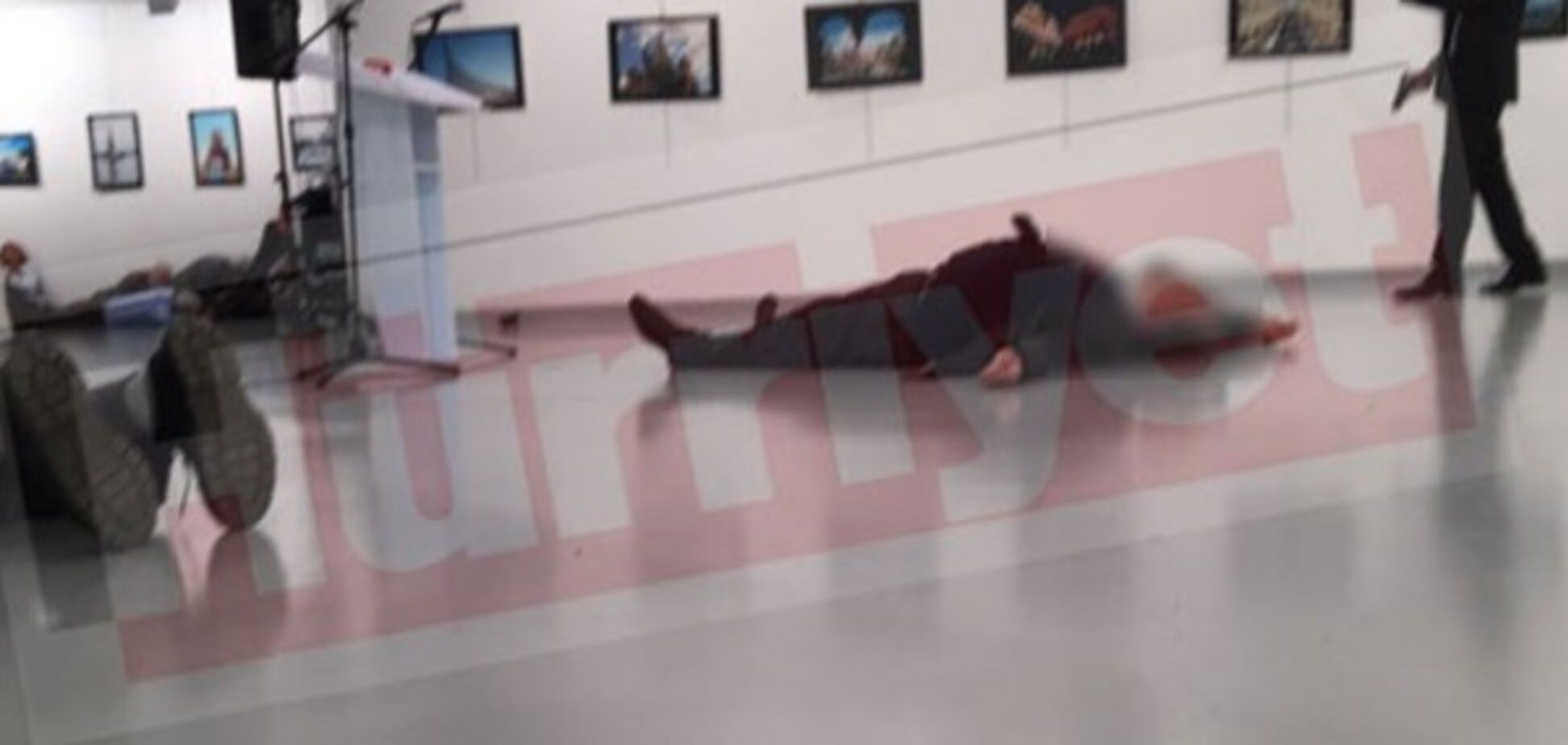 В Анкарі застрелили російського посла