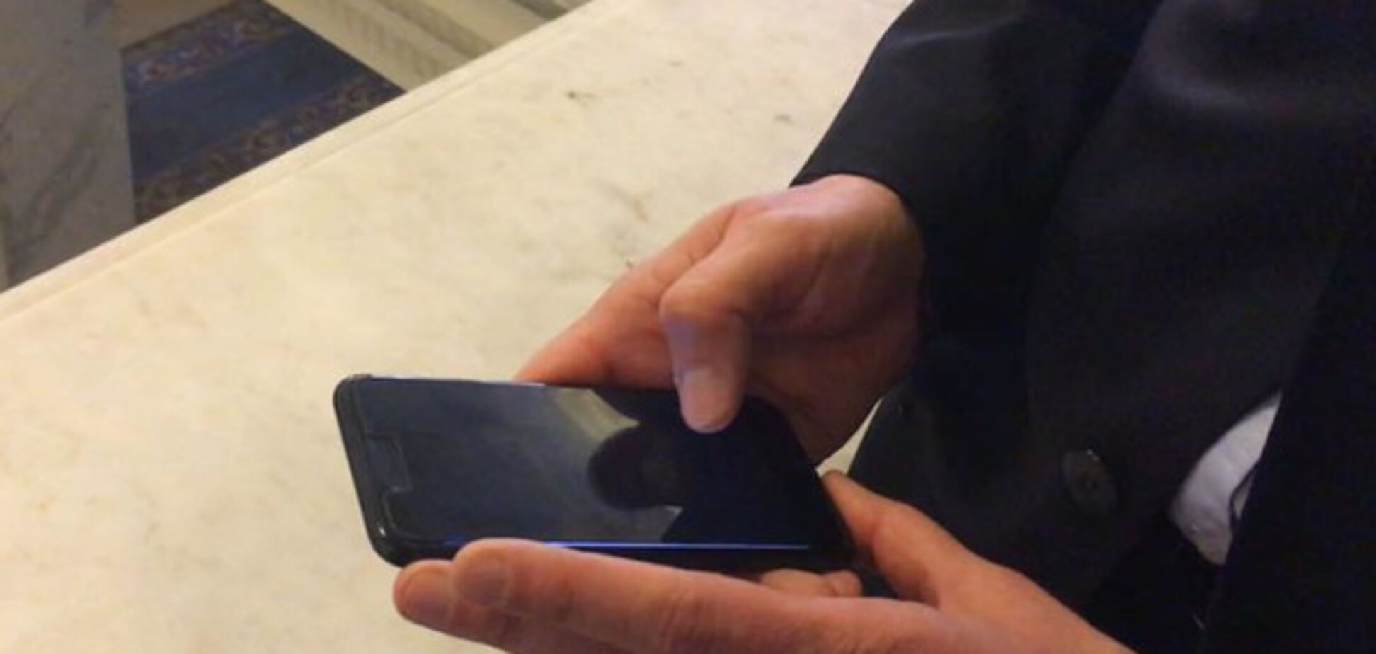 депутат телефон