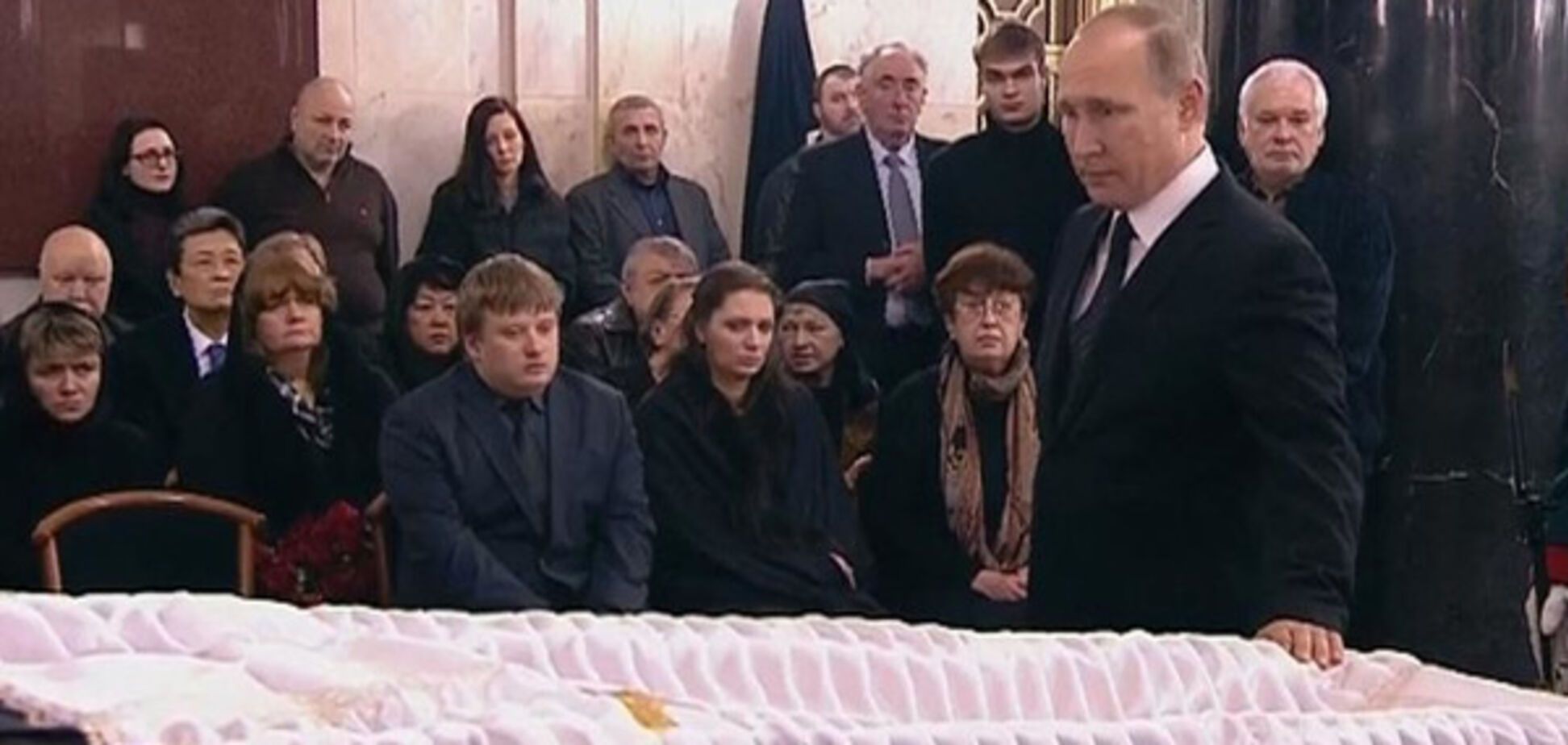 Церемонія прощання з Карловим