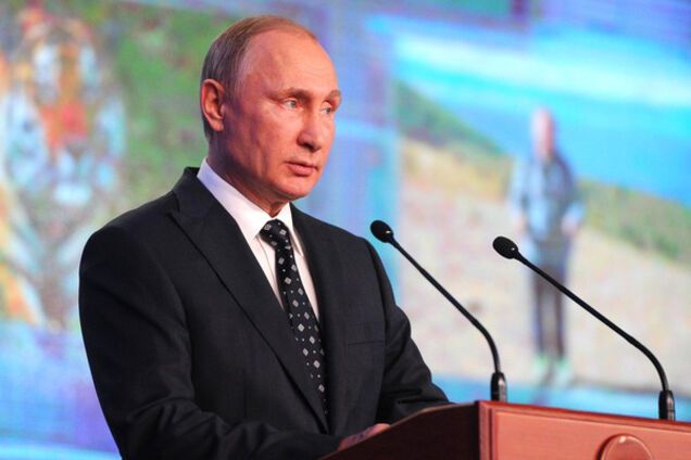 Якої країни? Путін розсмішив зал відповіддю про дострокові вибори