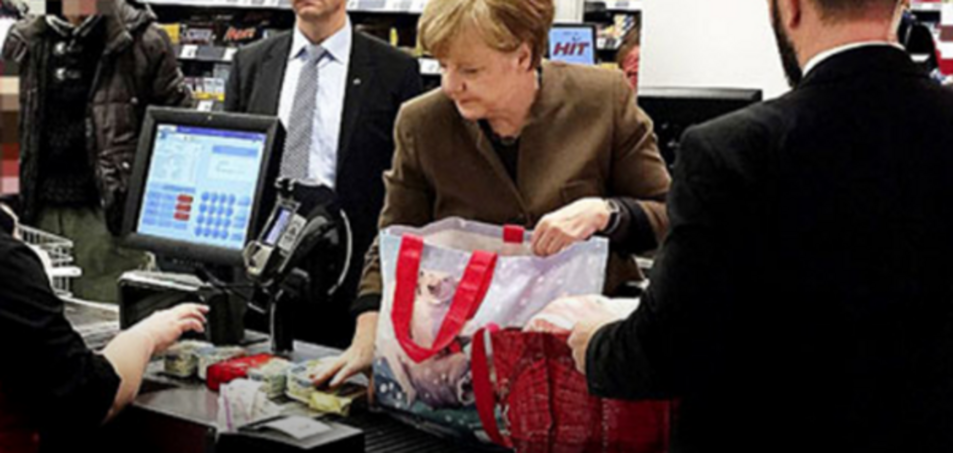 'Показушничать не умеет': в соцсети высмеяли Меркель с ее рождественскими покупками