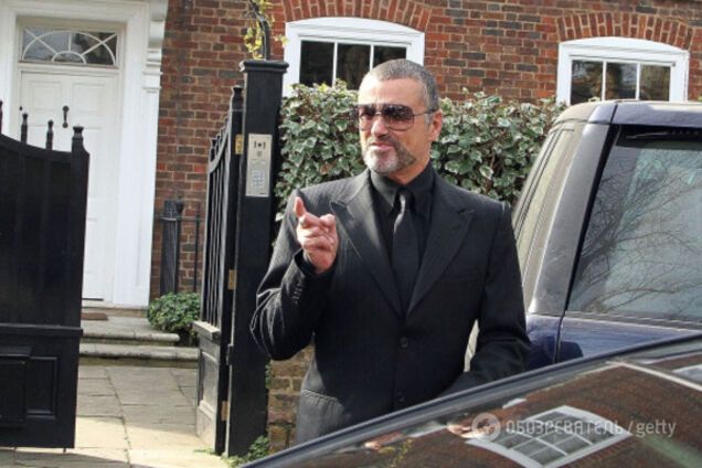 Смерть Джорджа Майкла: появились трогательные фото прощания поклонников