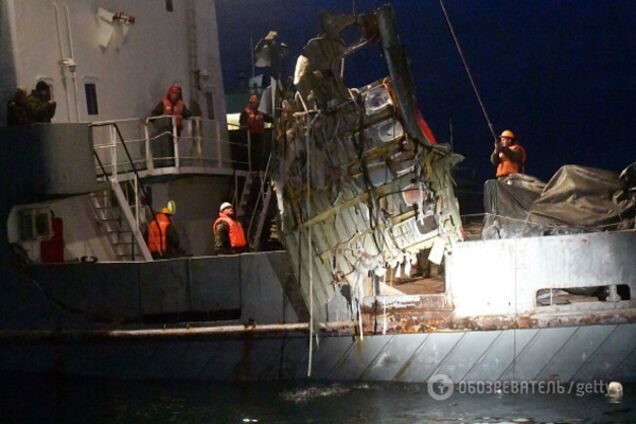 Обломки Ту-154, которые достали из Черного моря