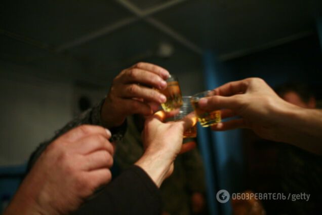 Россиян попросили не пить водку по ночам