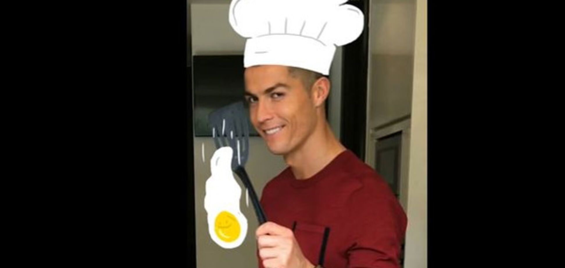 Чеканка яйцами: Роналду необычным способом готовился к Эль Класико - опубликовано видео