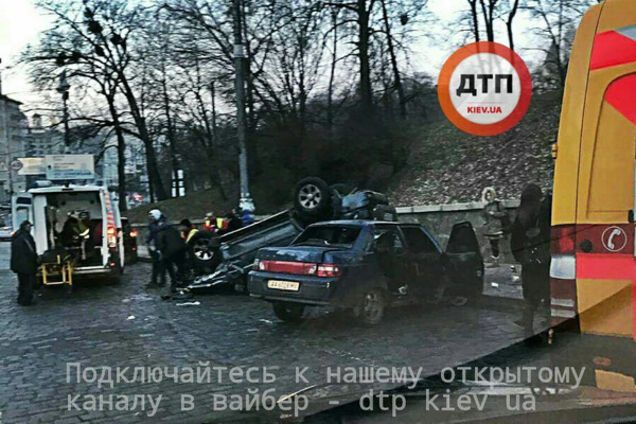 В центре Киева произошло жесткое ДТП: есть пострадавшие