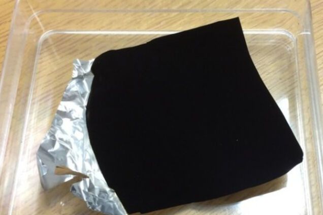 Самый черный материал создан на основе золота