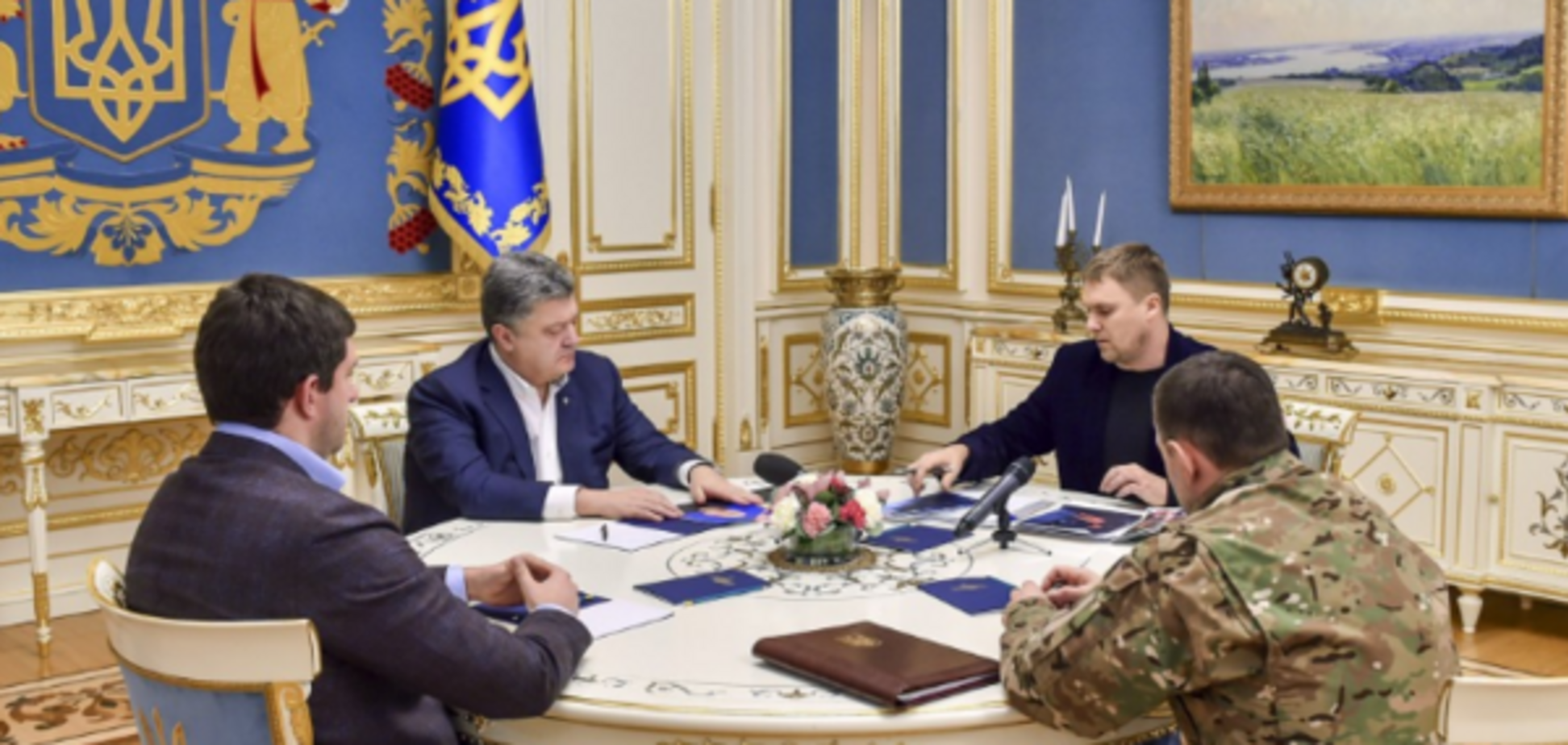 Петр Порошенко провел оперативное совещание с силовиками