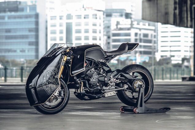 кастом Ballistic Trident на базе MV Agusta Brutale 800RR
