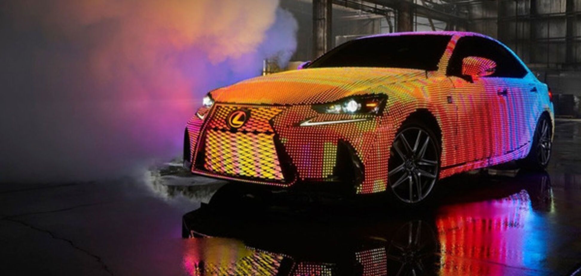 \'Светодиодный\' седан Lexus IS