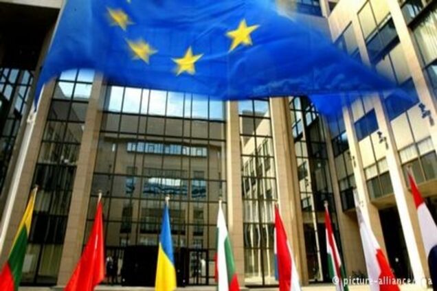 Екс-генсек НАТО вважає позицію ЄС щодо безвізу з Україною 'зрадою'