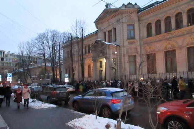 Черги в Москві