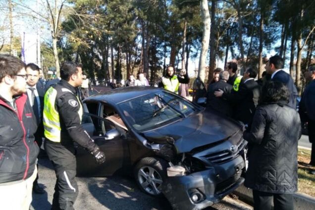 Кортеж Эрдогана попал в серьезное ДТП в Стамбуле: опубликованы фото