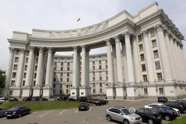 Газеты в поисках 'скелетов'. Визовые центры стали жертвой интриг против министра Климкина