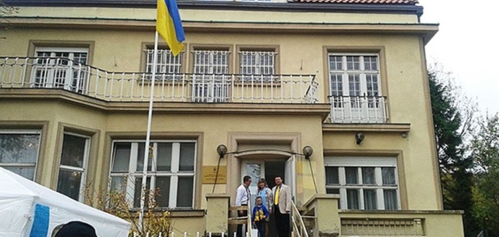 'Действовали законно': дипломаты объяснили попытку освободить экс-советника Януковича