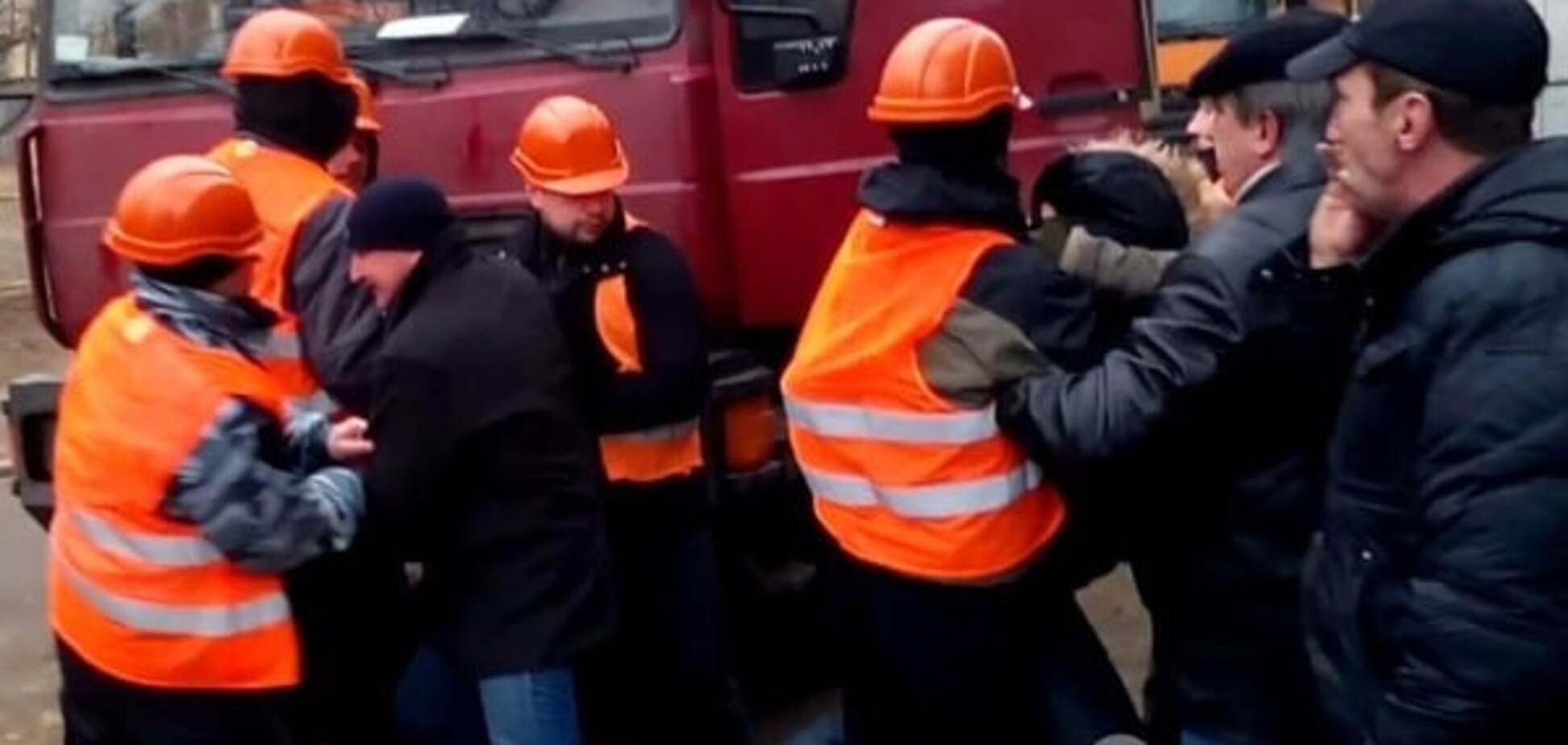 В Киеве охрана застройщика жестко разобралась с протестующими: опубликованы фото