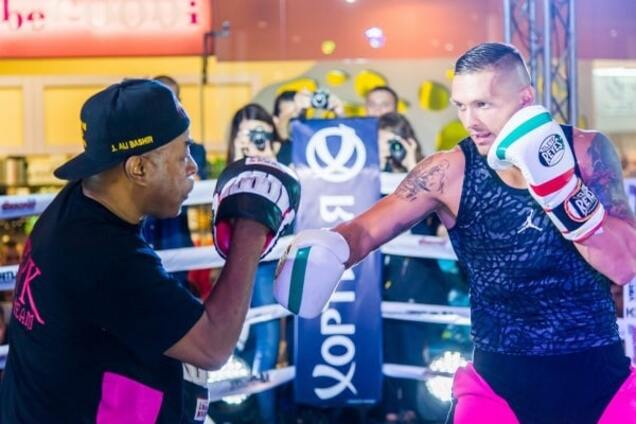 'Хэллоу, батя!' Усик подурачился на тренировке: курьезное видео