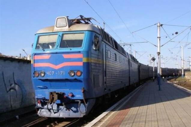 ЧП на железной дороге: в Киеве поезд сбил мужчину