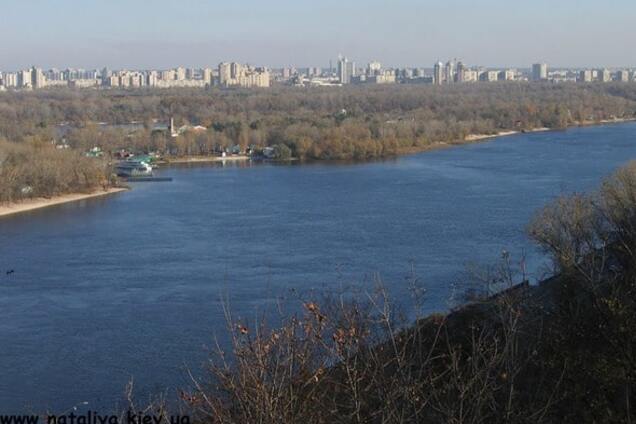 В Киеве водитель 'Лексуса' попытался 'переехать' Днепр