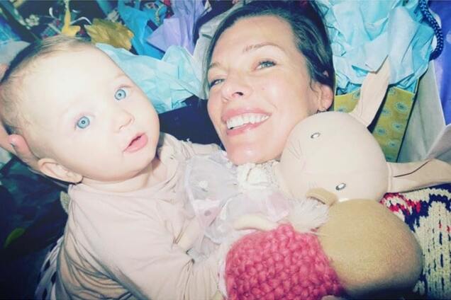 Мілла Йовович показала доньку, яка підросла: опубліковано фото