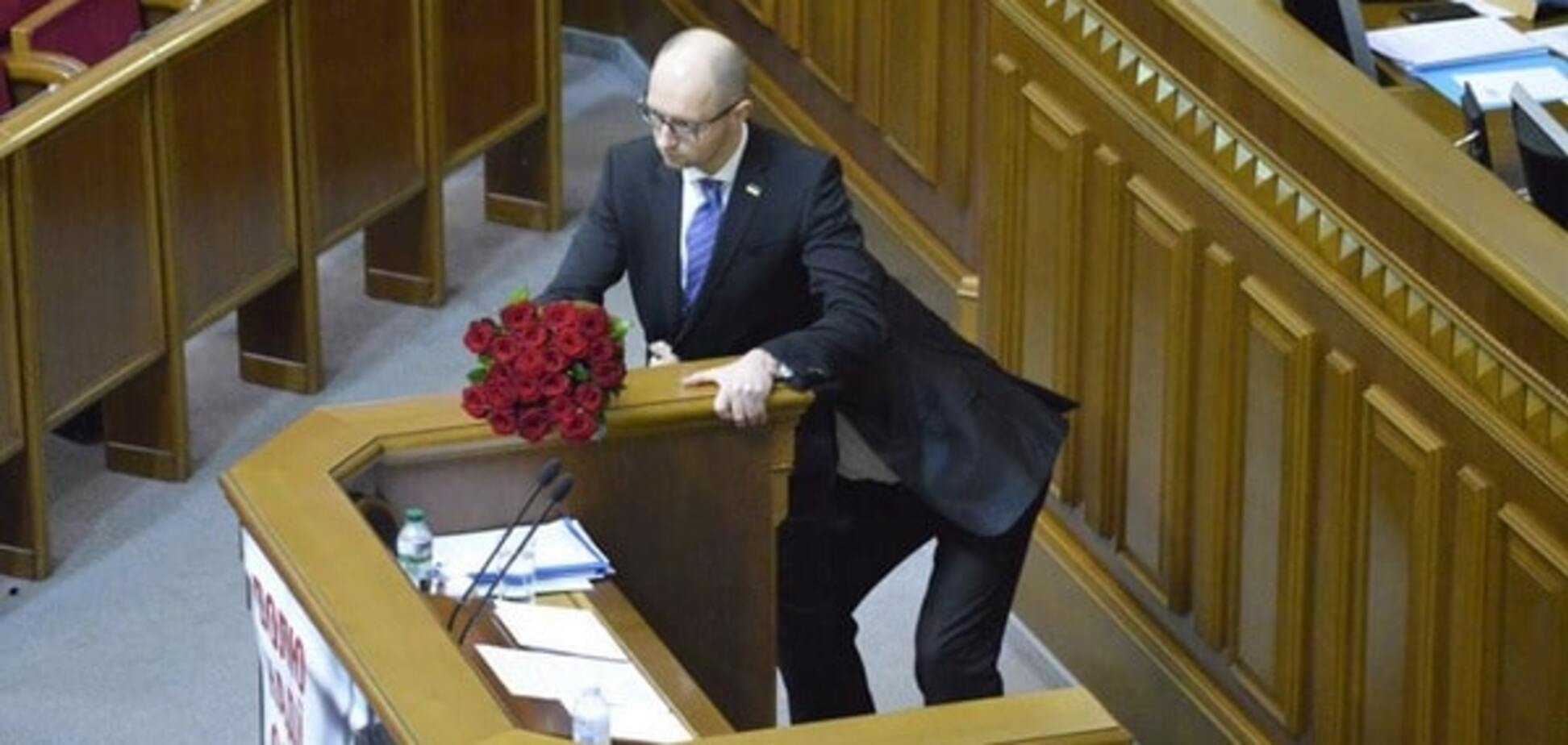 Яценюк об отчете правительства: надеюсь, в этот раз обойдется без цветов