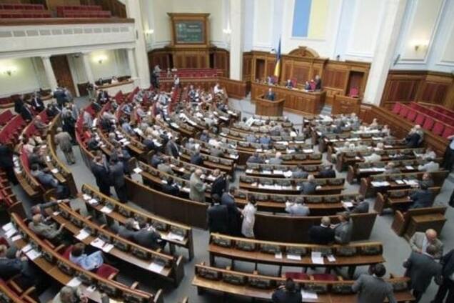 В ту же лужу: эксперты рассказали, как досрочные выборы Рады ударят по Украине