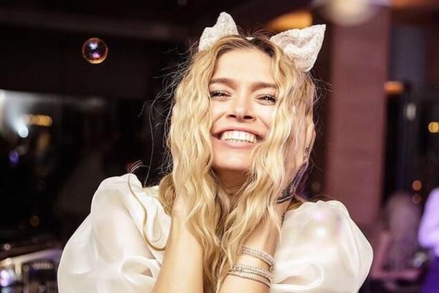 Брежнева показала, чем удивит Меладзе на День влюбленных