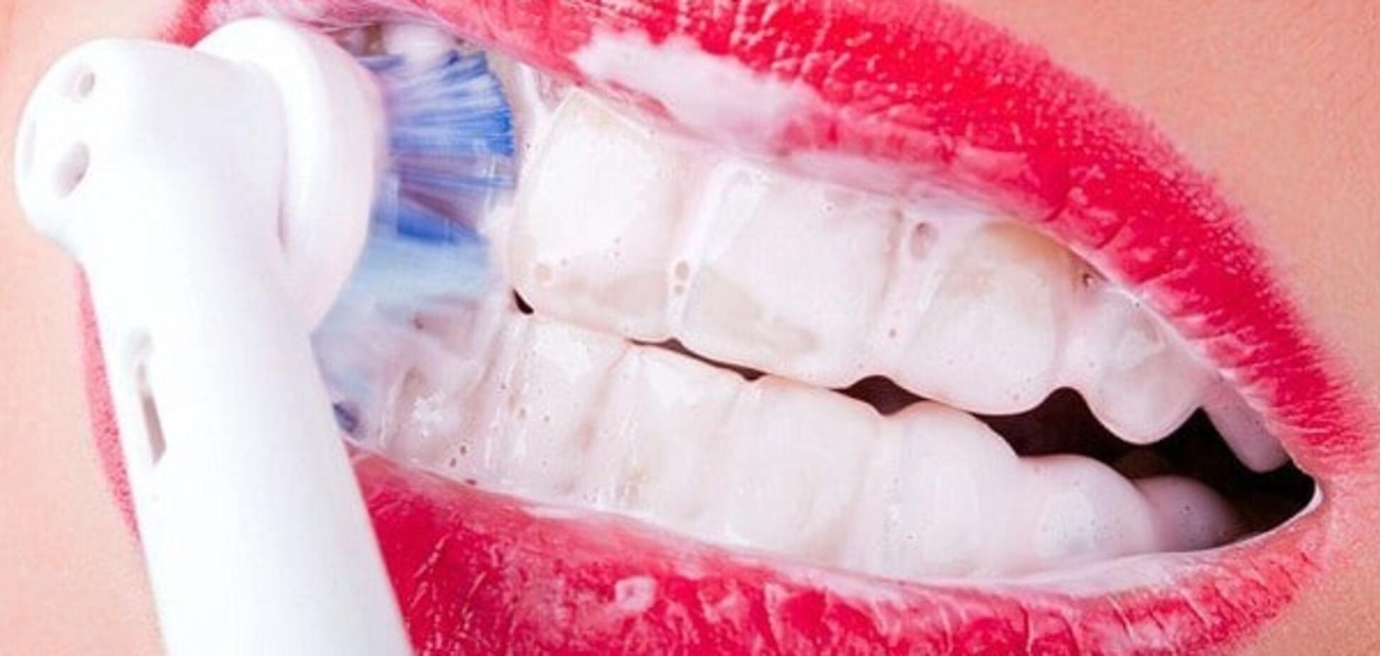 Стоматолог рассказал о невероятном вреде электрических зубных щеток