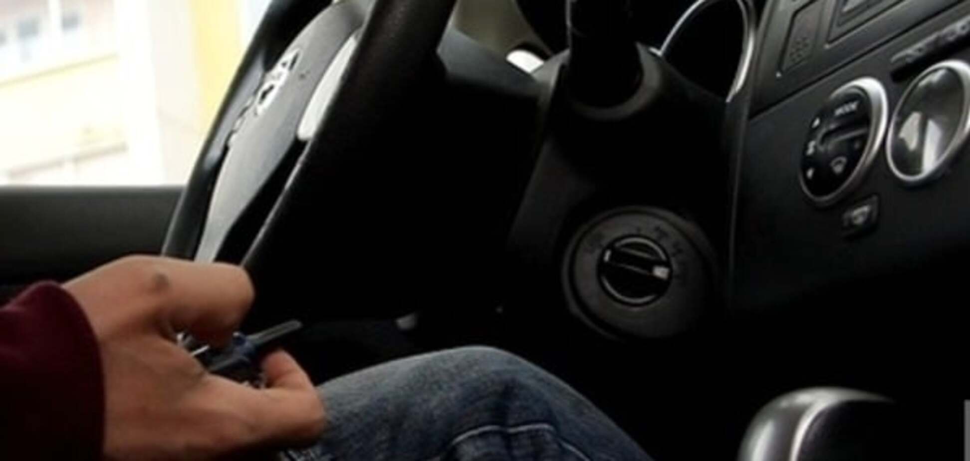 Автовор-киднеппер: в Одессе угнали Mitsubishi с ребенком