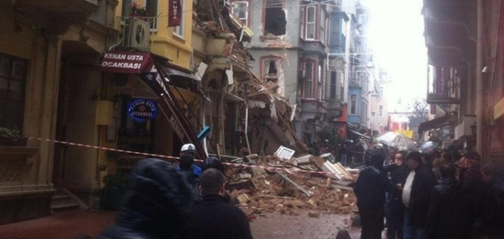 ЧП в Турции: в центре Стамбула обрушилось пятиэтажное здание