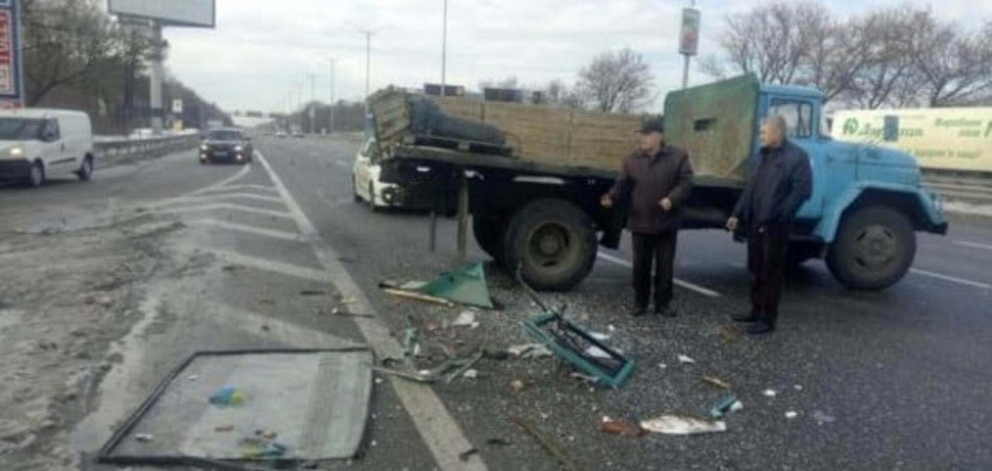 В Киеве столкнулись четыре автомобиля: фото с места ДТП 
