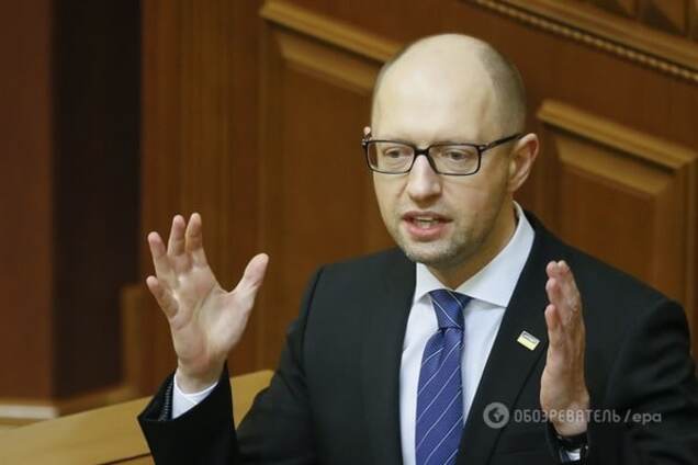 На всех фронтах: 'Самопоміч' собирает подписи под петицией об отставке Яценюка