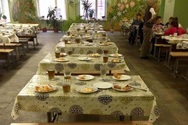 Скандал в киевской школе: ученикам на завтрак подали объедки