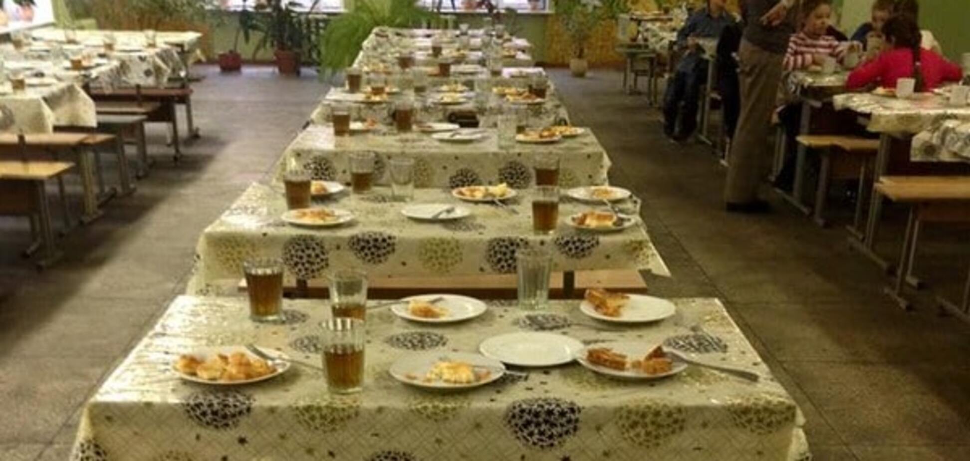 Скандал в киевской школе: ученикам на завтрак подали объедки