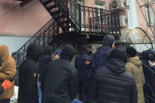 У Києві охорона офісу партії Медведчука 'зчепилася' з 'націоналістами'