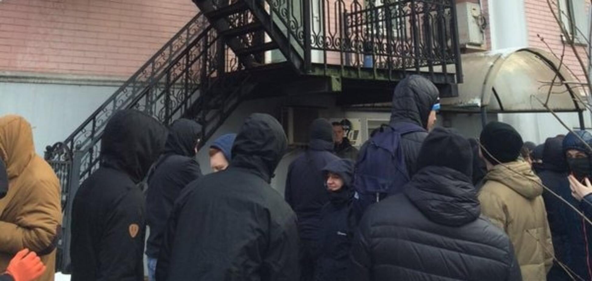 В Киеве охрана офиса партии Медведчука 'сцепилась' с 'националистами'