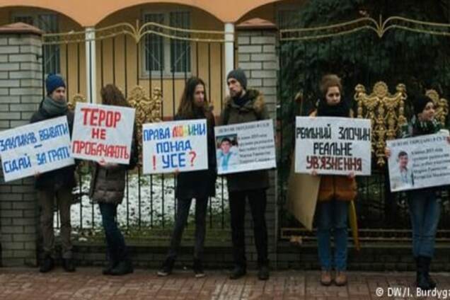 Суд щодо нападу на гей-прайд: хуліганство чи злочин на ґрунті ненависті?