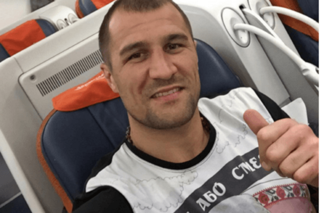 'Воля або смерть!' Российский чемпион мира по боксу надел украинскую футболку: фотофакт