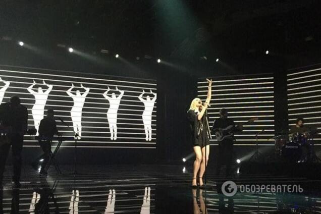 ALLOISE підкорила Меладзе нескромним міні під час Нацвідбору на Євробачення