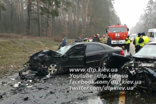 На Варшавской трассе произошло жуткое лобовое ДТП: фото и видео с места аварии