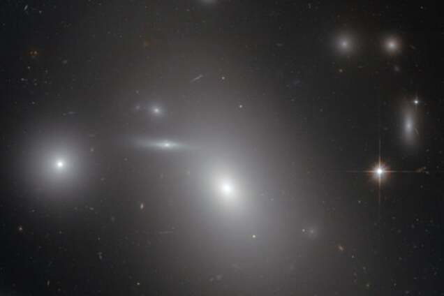 Астрономы показали фото крупнейшей черной дыры во Вселенной